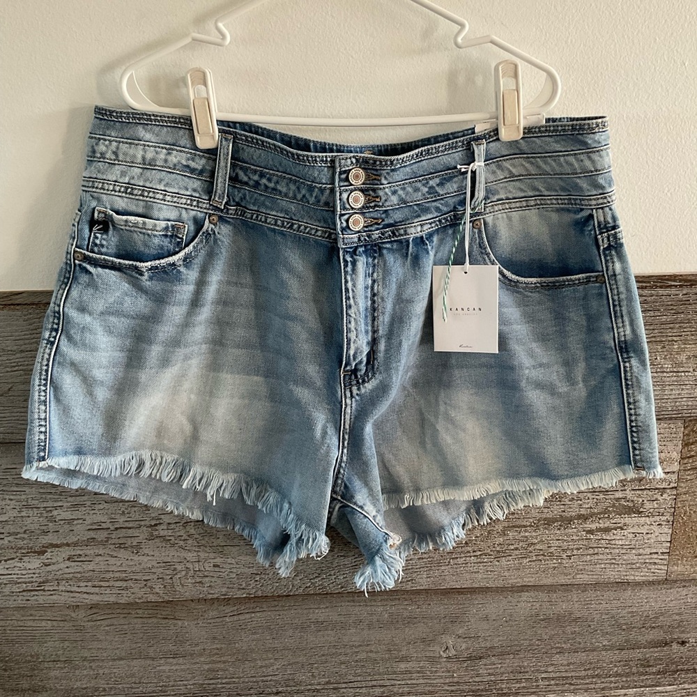 Kancan high-waisted raw-hem 3-button Shorts Size 2X (S1) NWT